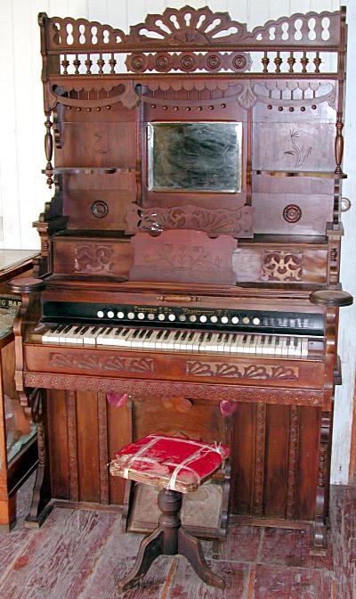 Rescue Shelter for Unwanted Pump Organs