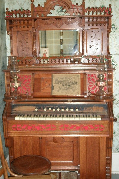 Western Cottage Organ